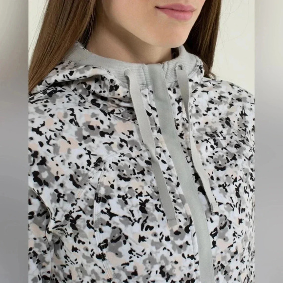 Lululemon After Asana Hoodie Size 4 Not So Petite Fleur Silver Spoon - Picture 2 of 16